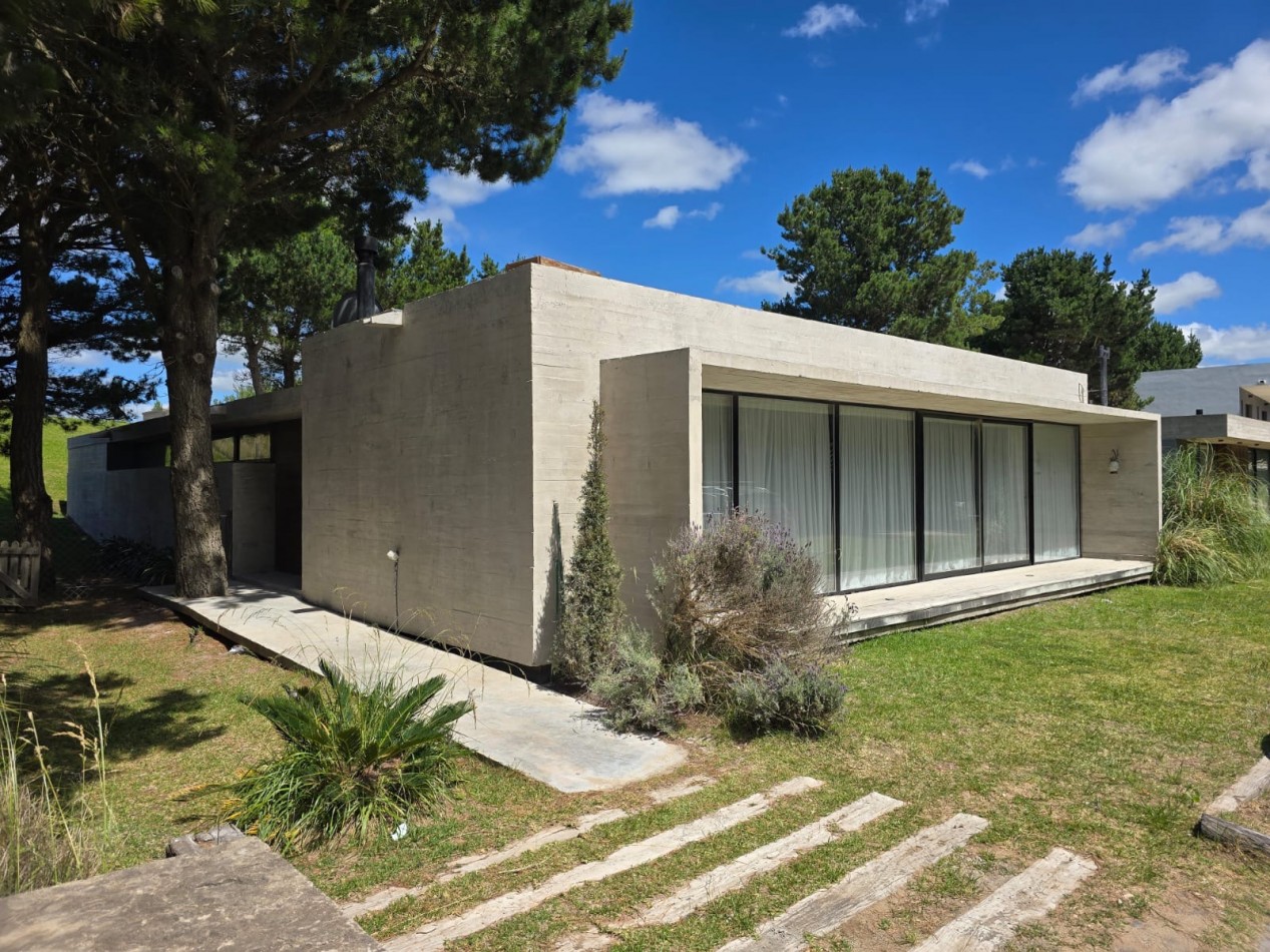 CASA EN COSTA ESMERALDA - RESIDENCIAL I 