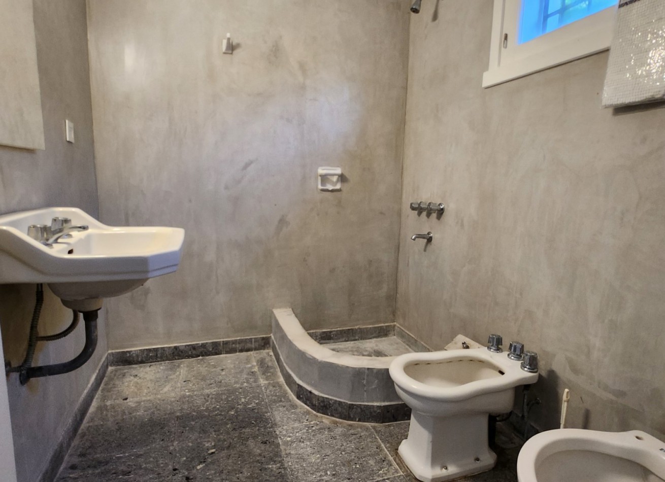 CASA EN PINAMAR NORTE - ALQUILER TEMPORAL - 100 METROS DEL MAR