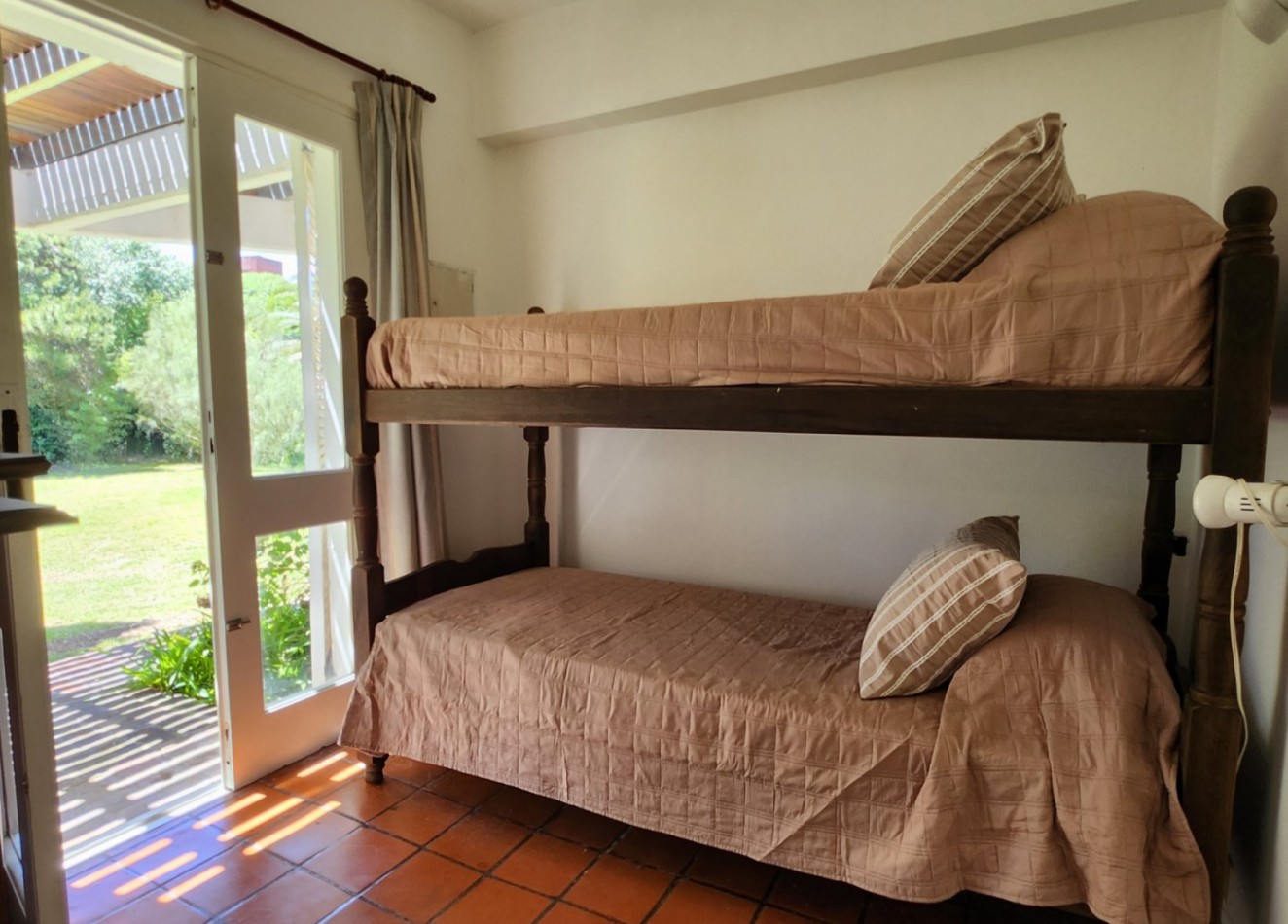 CASA EN PINAMAR NORTE - ALQUILER TEMPORAL - 100 METROS DEL MAR