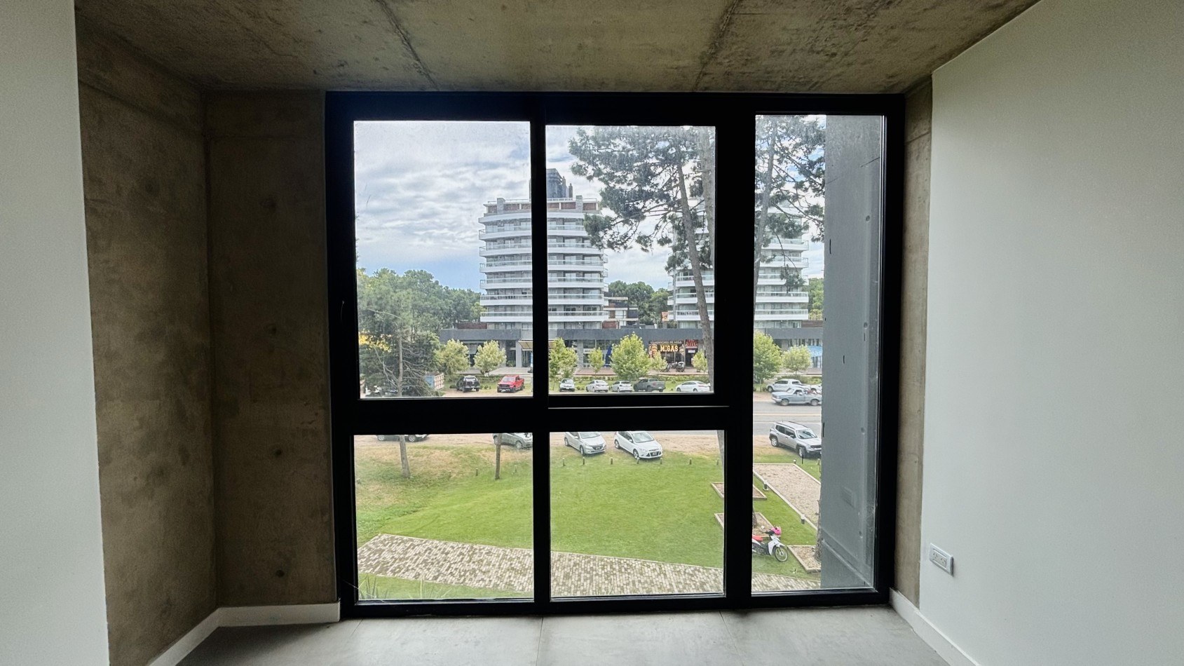 3 AMBIENTES - POSITIVE TOWER IV - PINAMAR HOLLYWOD 