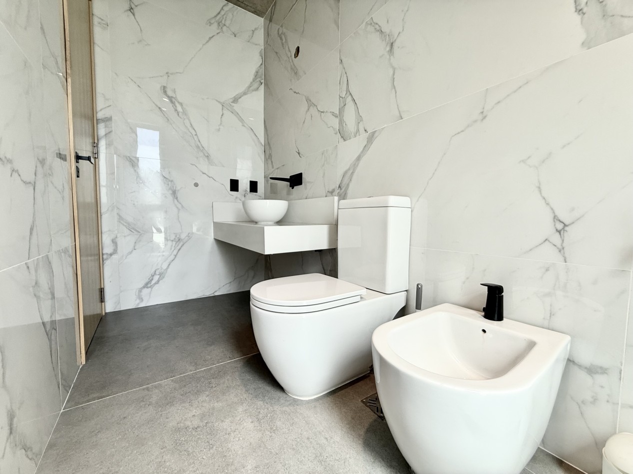 EXCLUSIVA CASA 4 AMBIENTES - BARRIO PIONEROS - PINAMAR 