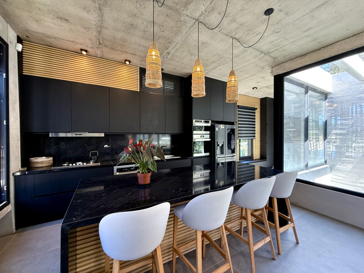 EXCLUSIVA CASA 4 AMBIENTES - BARRIO PIONEROS - PINAMAR 