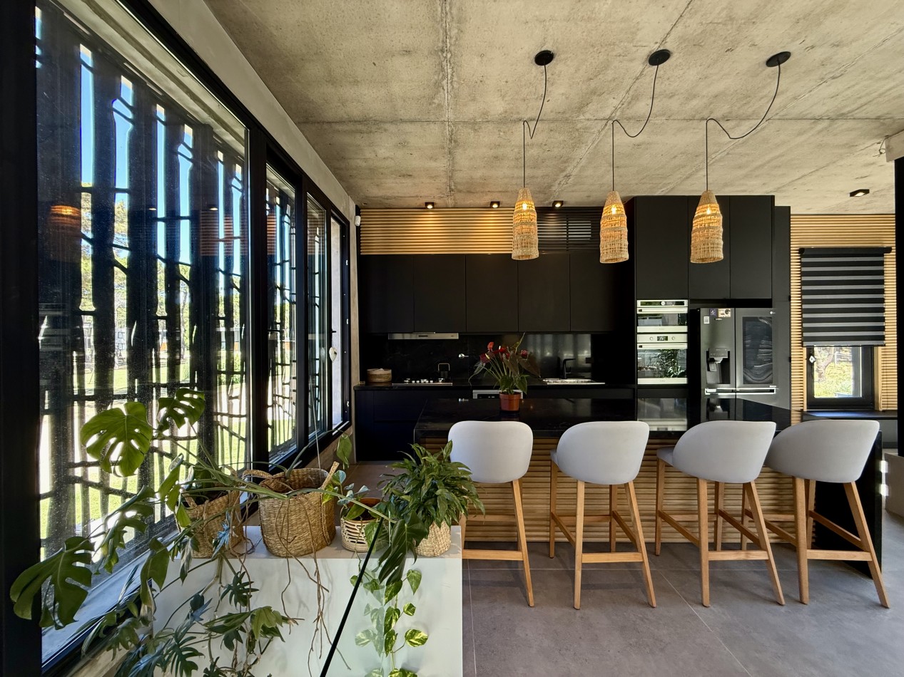 EXCLUSIVA CASA 4 AMBIENTES - BARRIO PIONEROS - PINAMAR 