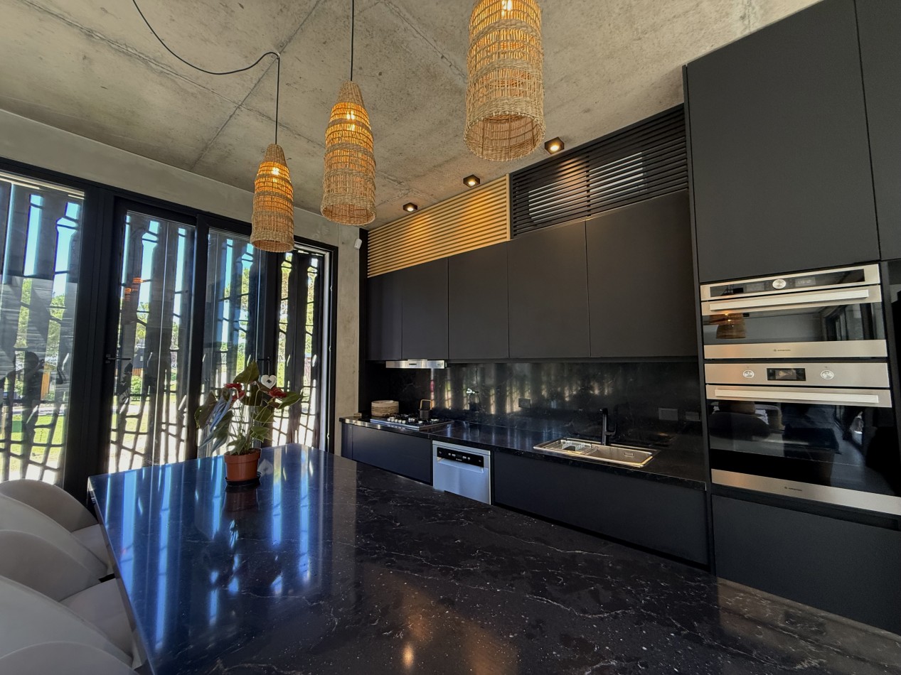 EXCLUSIVA CASA 4 AMBIENTES - BARRIO PIONEROS - PINAMAR 