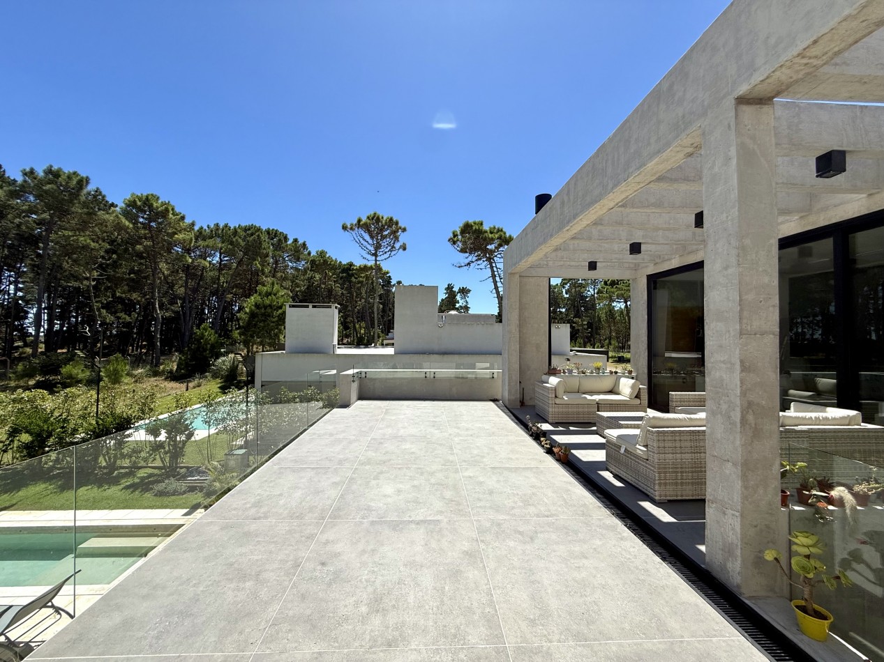 EXCLUSIVA CASA 4 AMBIENTES - BARRIO PIONEROS - PINAMAR 