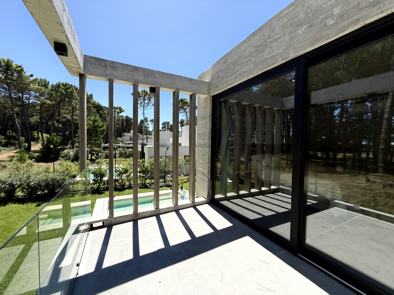 EXCLUSIVA CASA 4 AMBIENTES - BARRIO PIONEROS - PINAMAR 