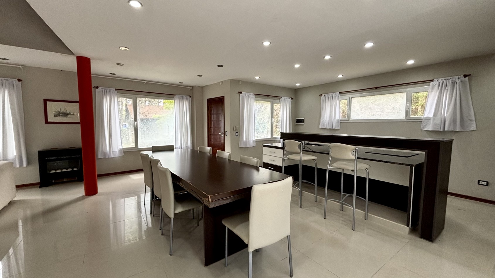 REAL OPORTUNIDAD - CASA EN CARILO - 4 AMBIENTES - EN VENTA 