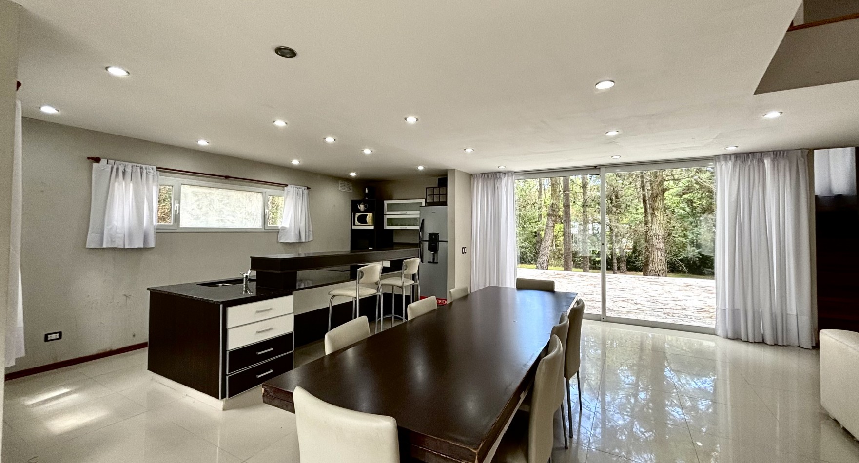 REAL OPORTUNIDAD - CASA EN CARILO - 4 AMBIENTES - EN VENTA 