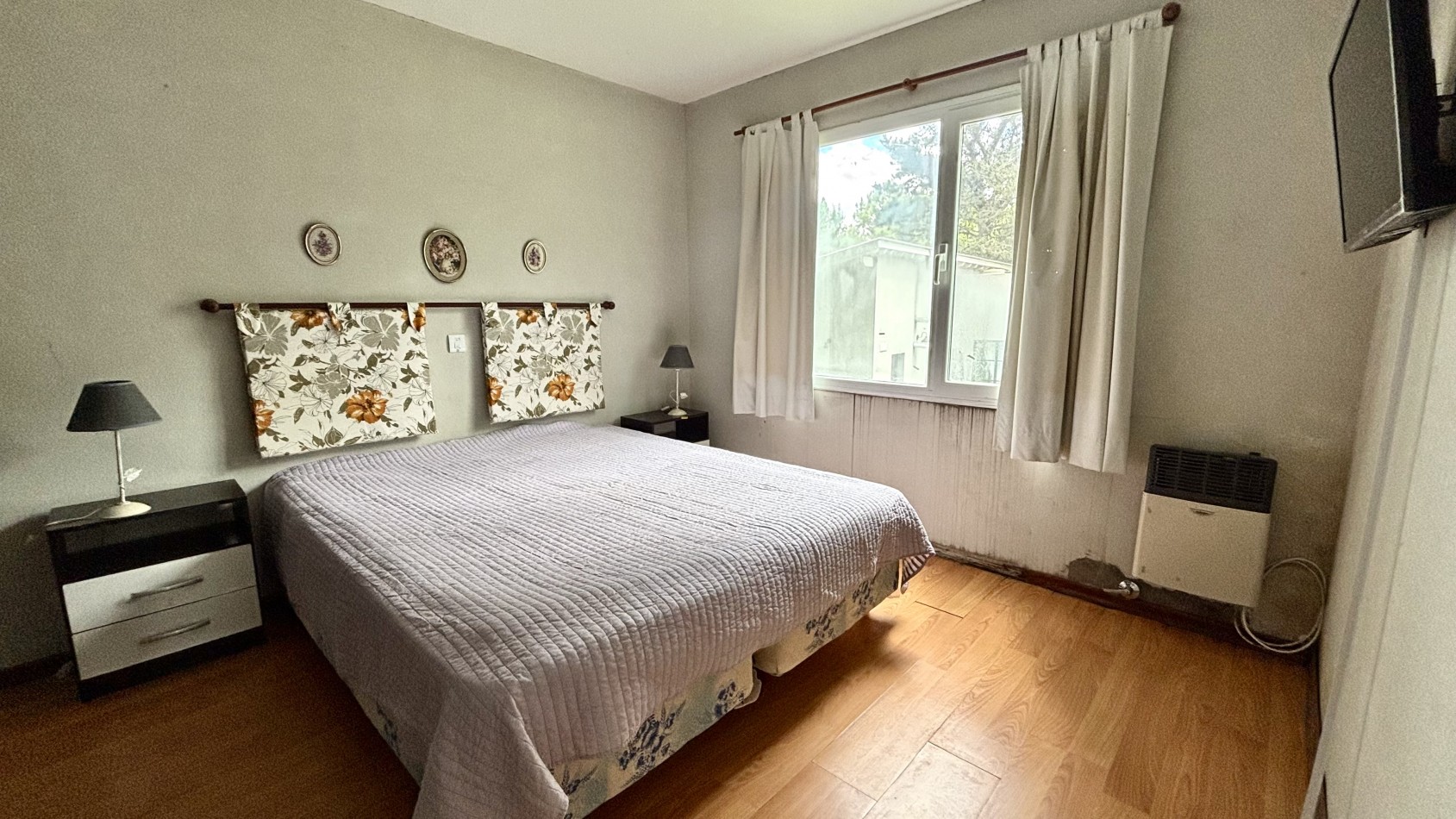 REAL OPORTUNIDAD - CASA EN CARILO - 4 AMBIENTES - EN VENTA 