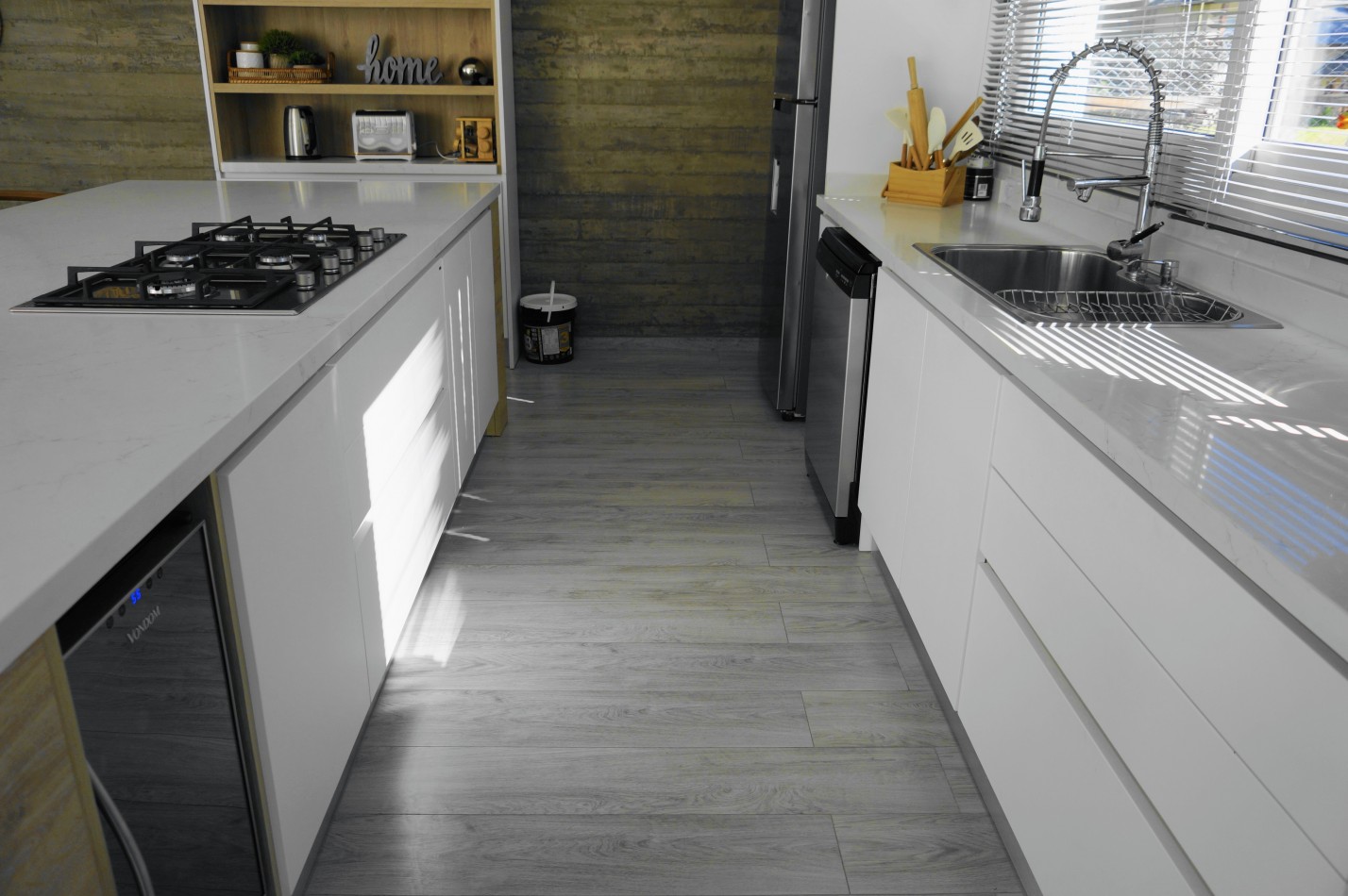 CASA CON PILETA Y JARDIN - BARRIO ALAMOS - EN VENTA 