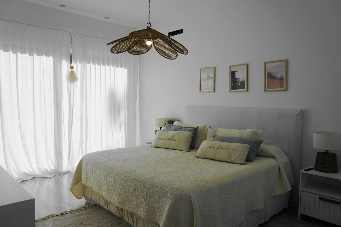 CASA CON PILETA Y JARDIN - BARRIO ALAMOS - EN VENTA 