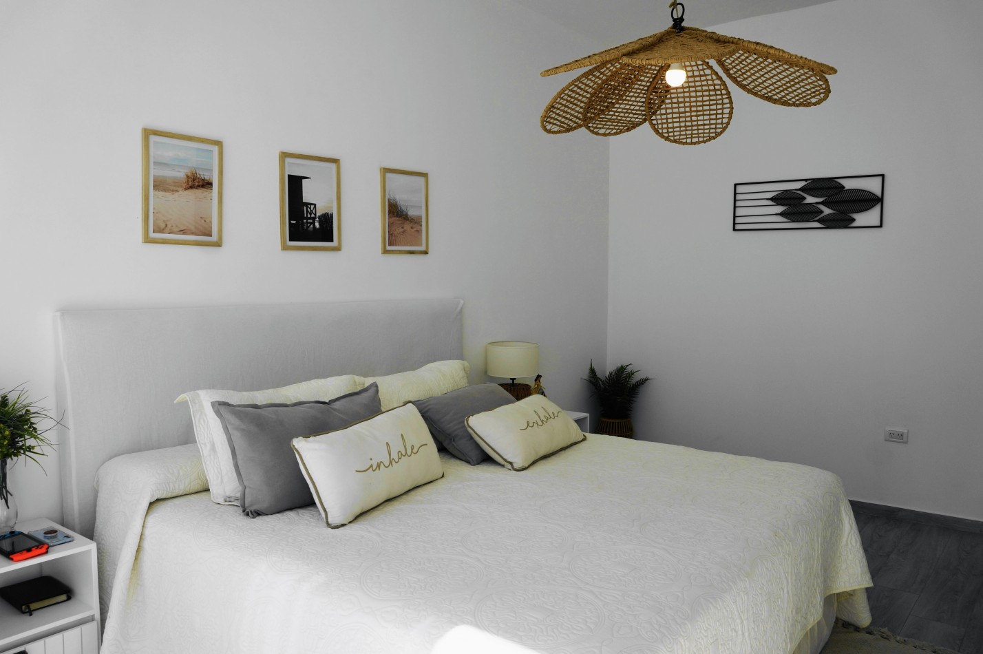 CASA CON PILETA Y JARDIN - BARRIO ALAMOS - EN VENTA 