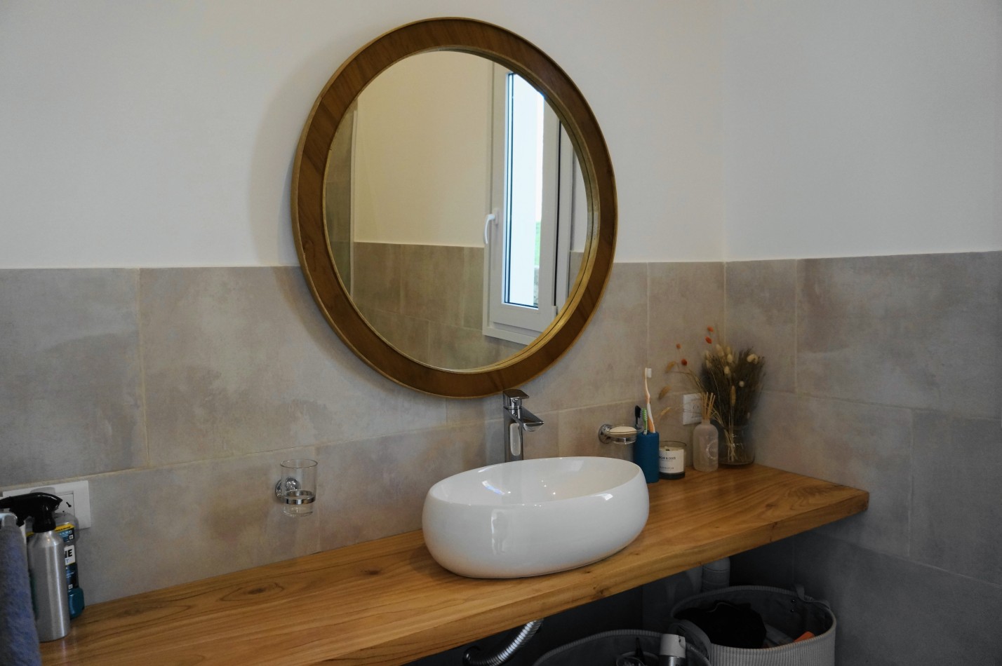 CASA CON PILETA Y JARDIN - BARRIO ALAMOS - EN VENTA 