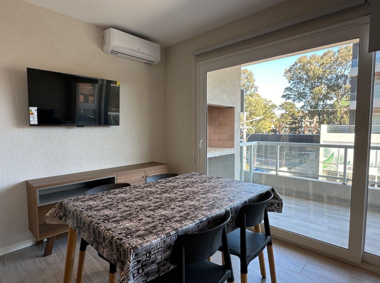 ALQUILER ANUAL 2 AMBIENTES - PINAMAR CENTRO 