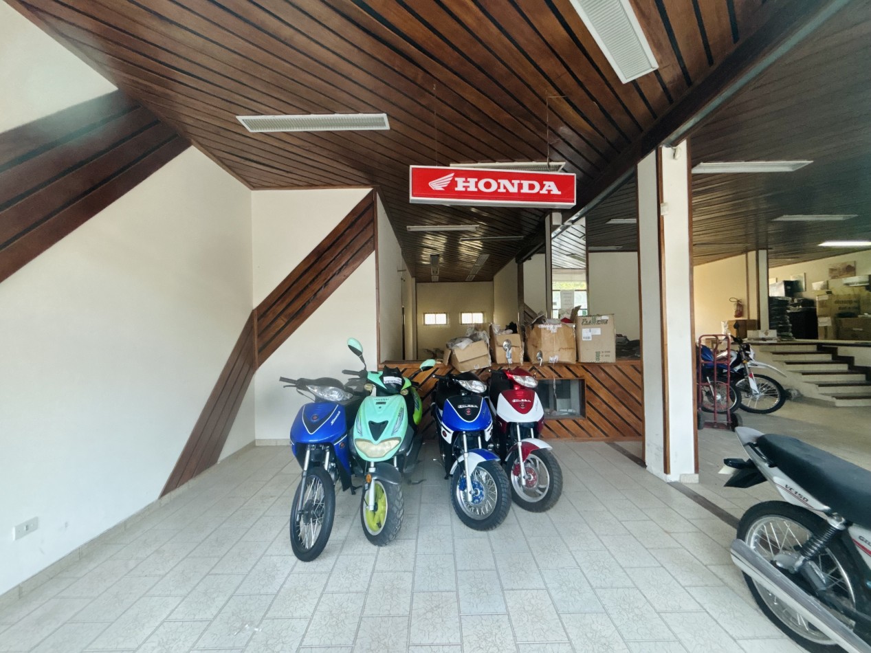 LOCAL COMERCIAL - CALLE CORVINA - EN VENTA