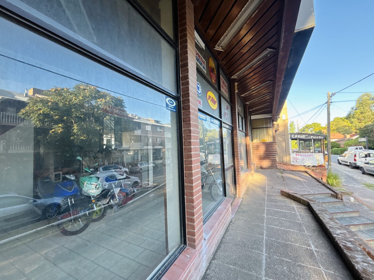 LOCAL COMERCIAL - CALLE CORVINA - EN VENTA