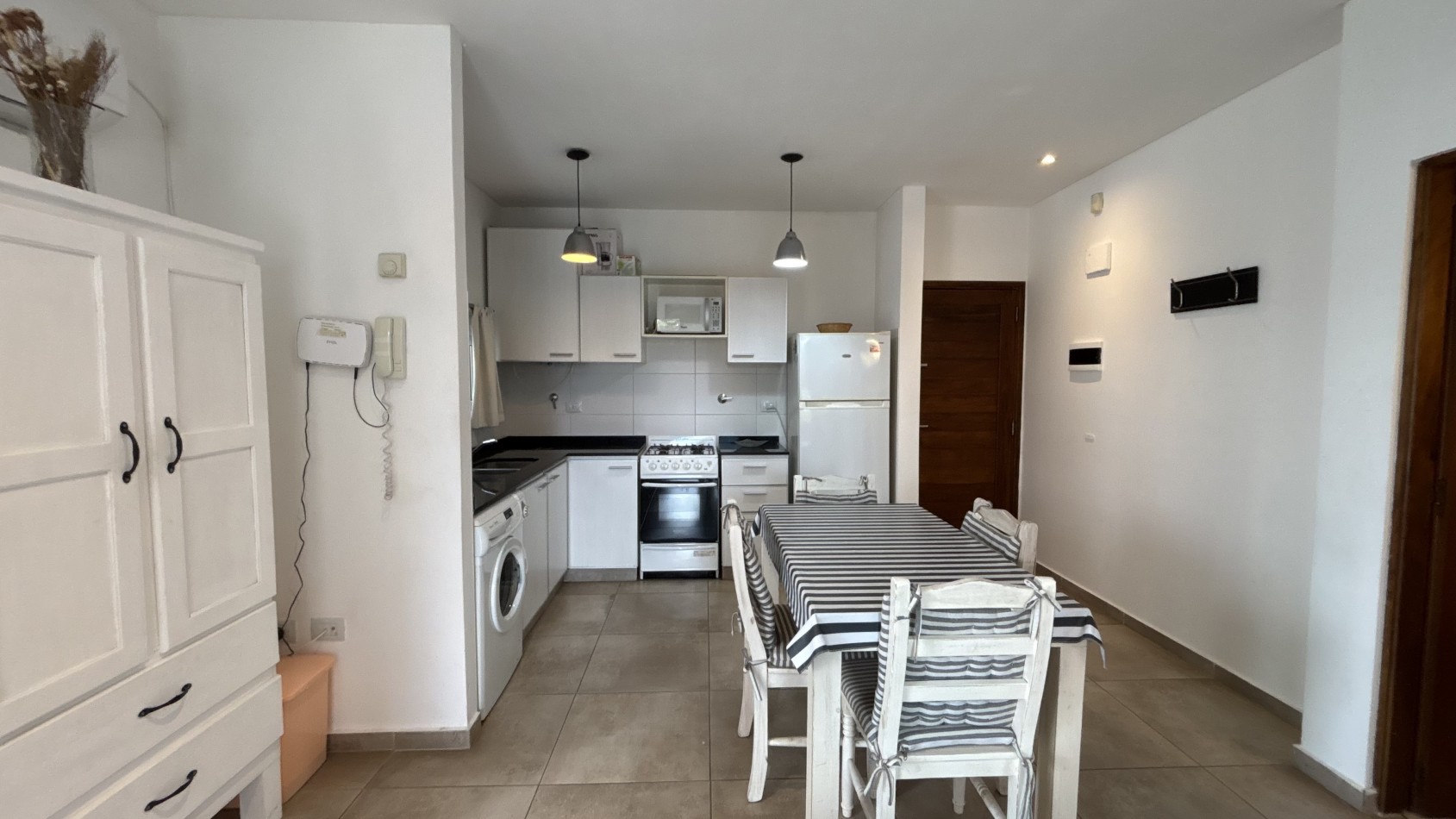 2 AMBIENTES - PINAMAR CENTRO - ALQUILER ANUAL 