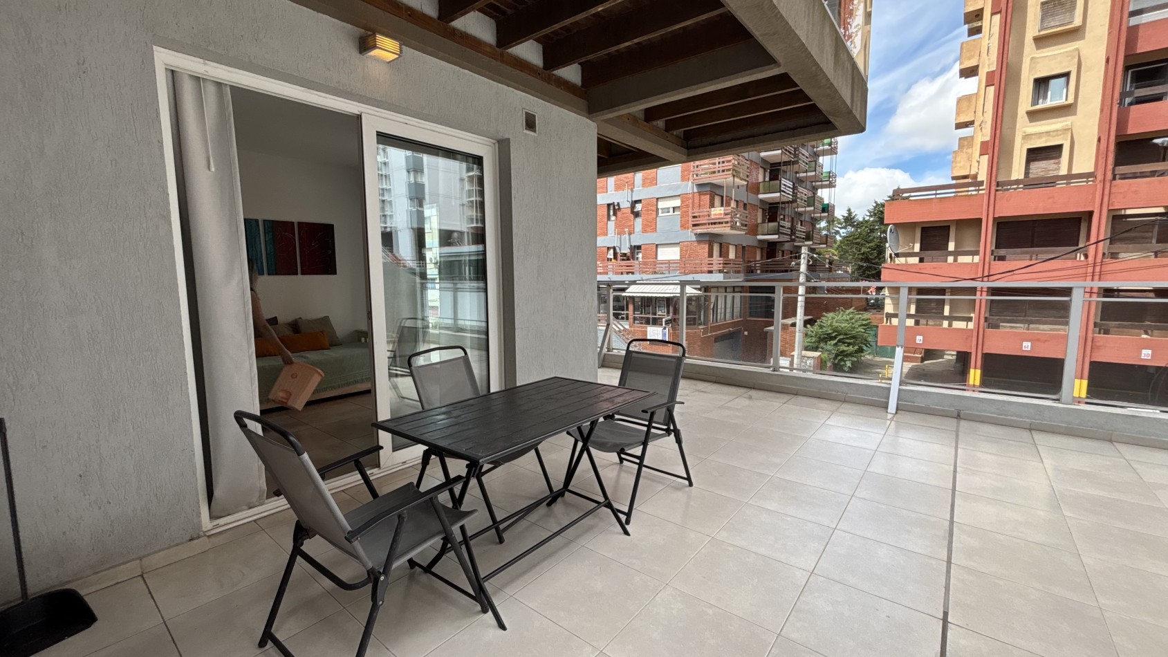 2 AMBIENTES - PINAMAR CENTRO - ALQUILER ANUAL 