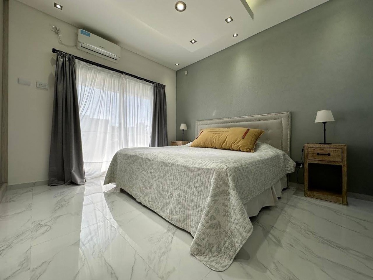 CASA EN COSTA ESMERALDA - 4 AMBIENTES - EN VENTA 