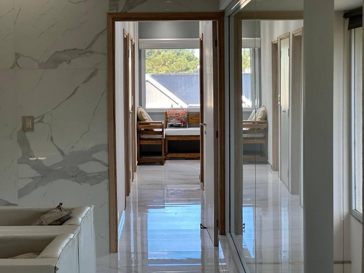 CASA EN COSTA ESMERALDA - 4 AMBIENTES - EN VENTA 