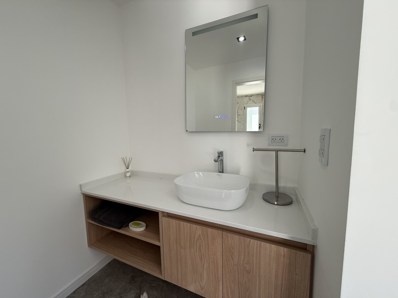 CASA 5 AMBIENTES - NORTHBEACH - EN VENTA 