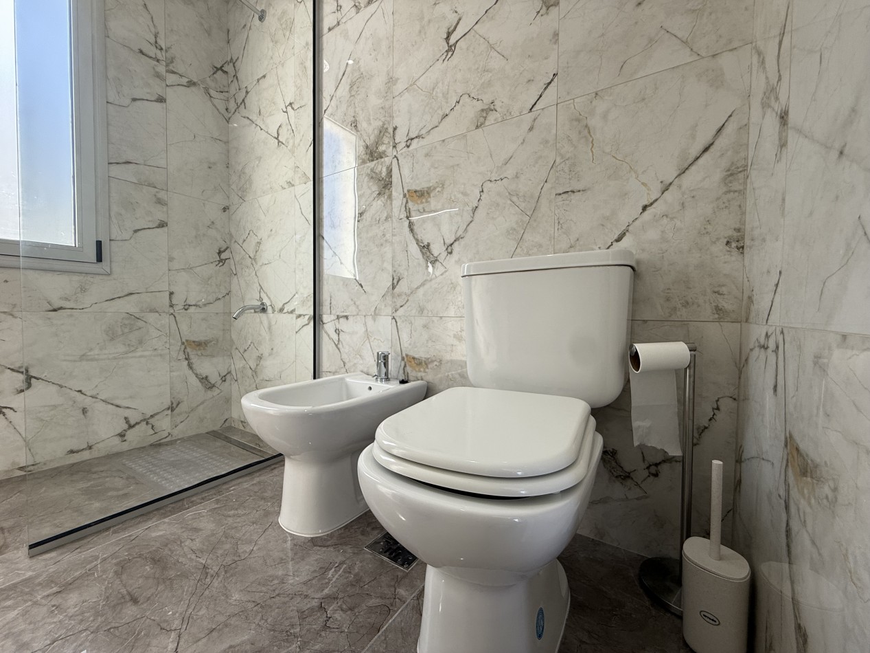 CASA 5 AMBIENTES - NORTHBEACH - EN VENTA 