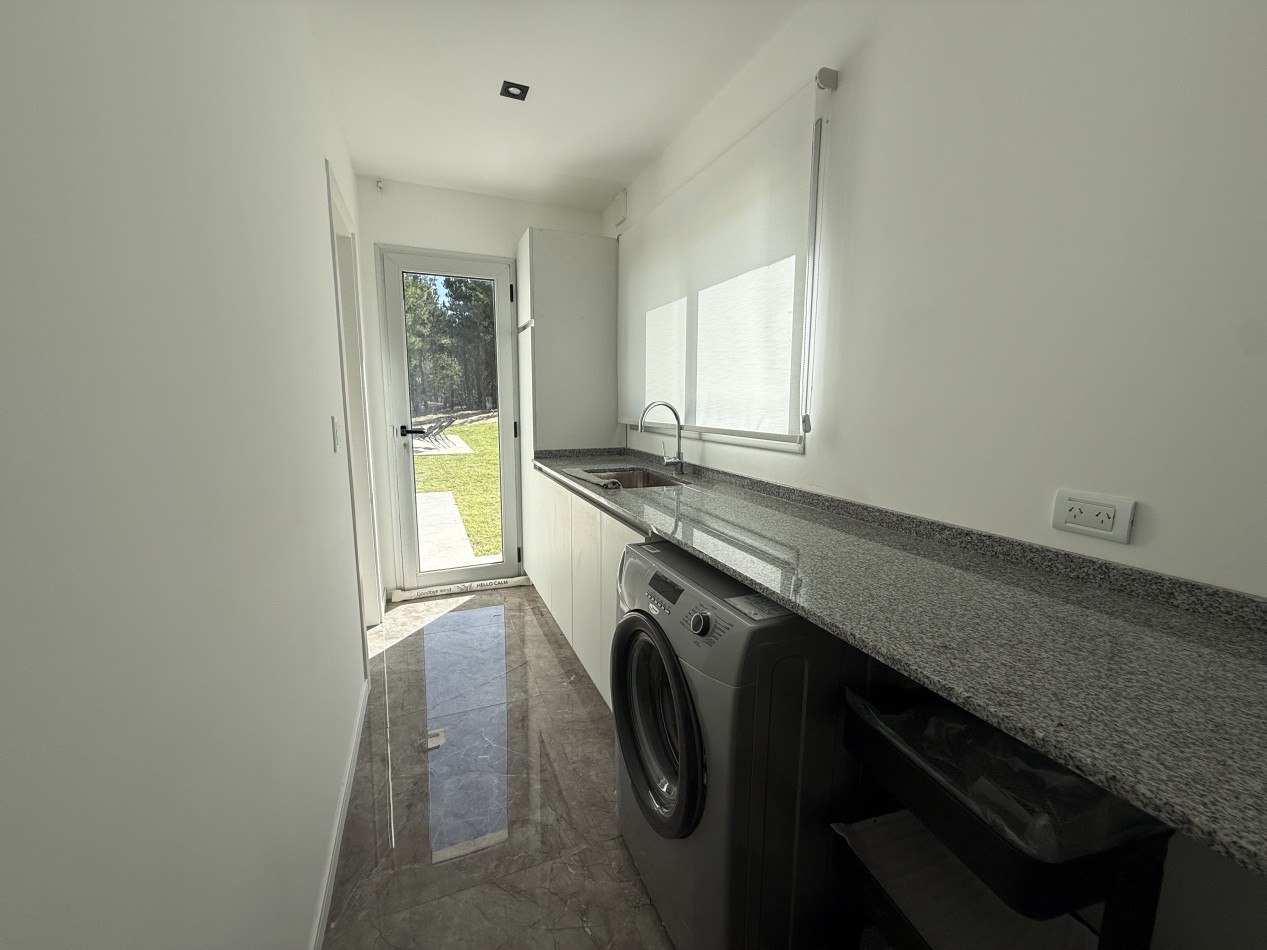 CASA 5 AMBIENTES - NORTHBEACH - EN VENTA 