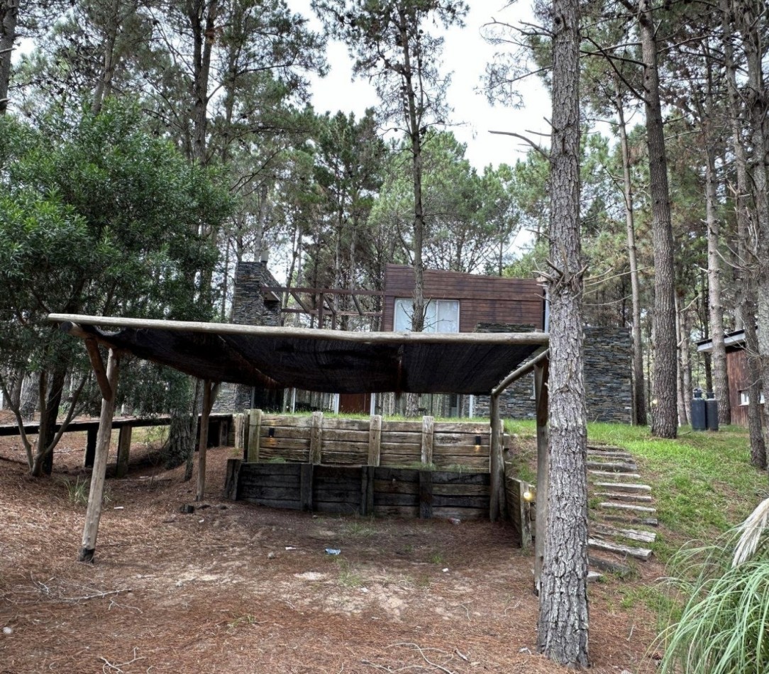 ESPECTACULAR CASA 4 AMB - BARRIO VILLA ROBLES - EN VENTA