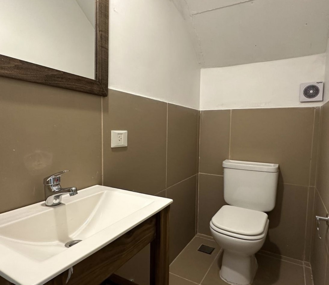 ESPECTACULAR CASA 4 AMB - BARRIO VILLA ROBLES - EN VENTA