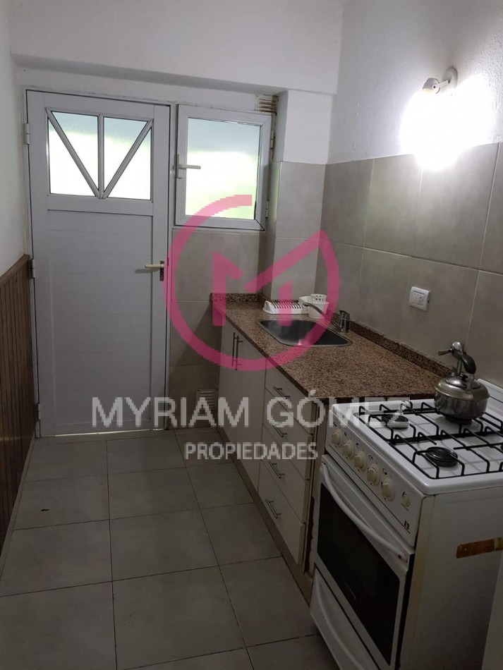 Alquiler Anual - Departamento de 2 Ambientes en Pleno Centro de Pinamar "Acapulco" 