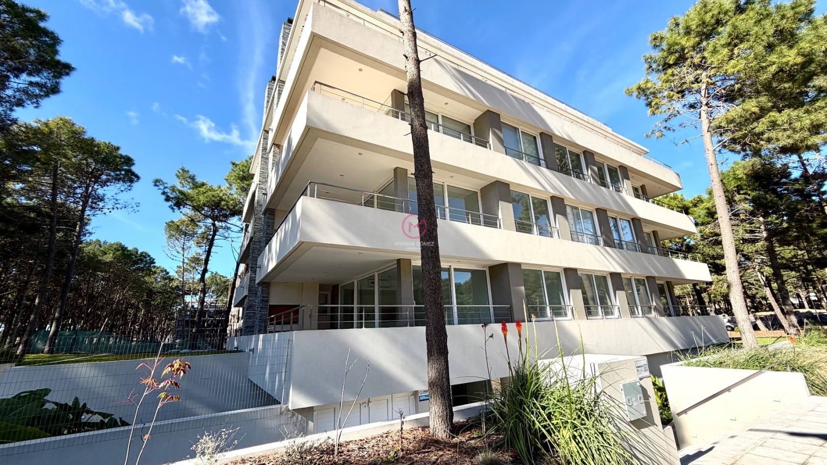 EXCELENTE 2 AMB EN PINAMAR NORTE - EDIFICIO GROVE A METROS DEL MAR 