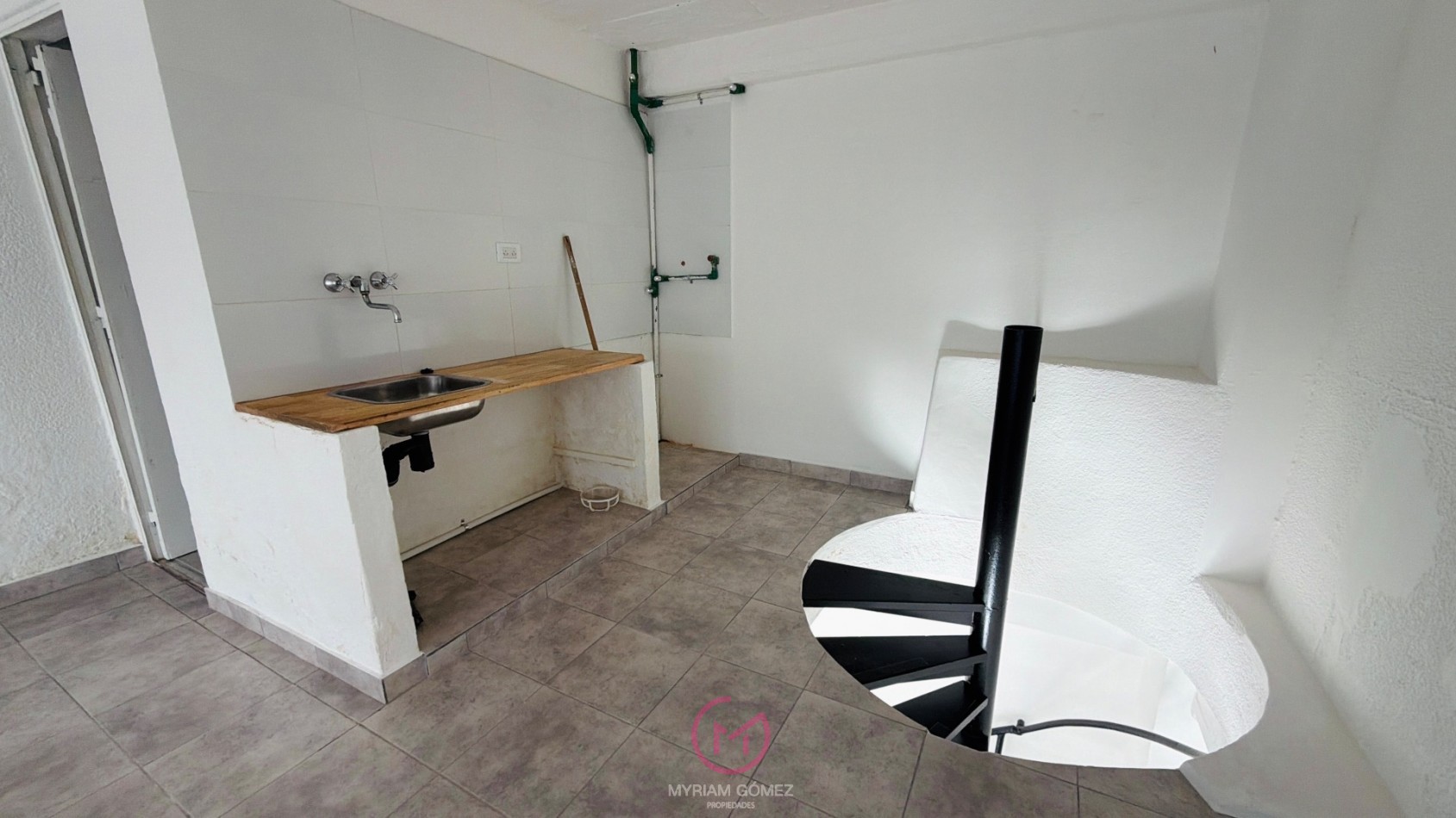 LOCAL COMERCIAL - AV. CONSTITUCION - PINAMAR 
