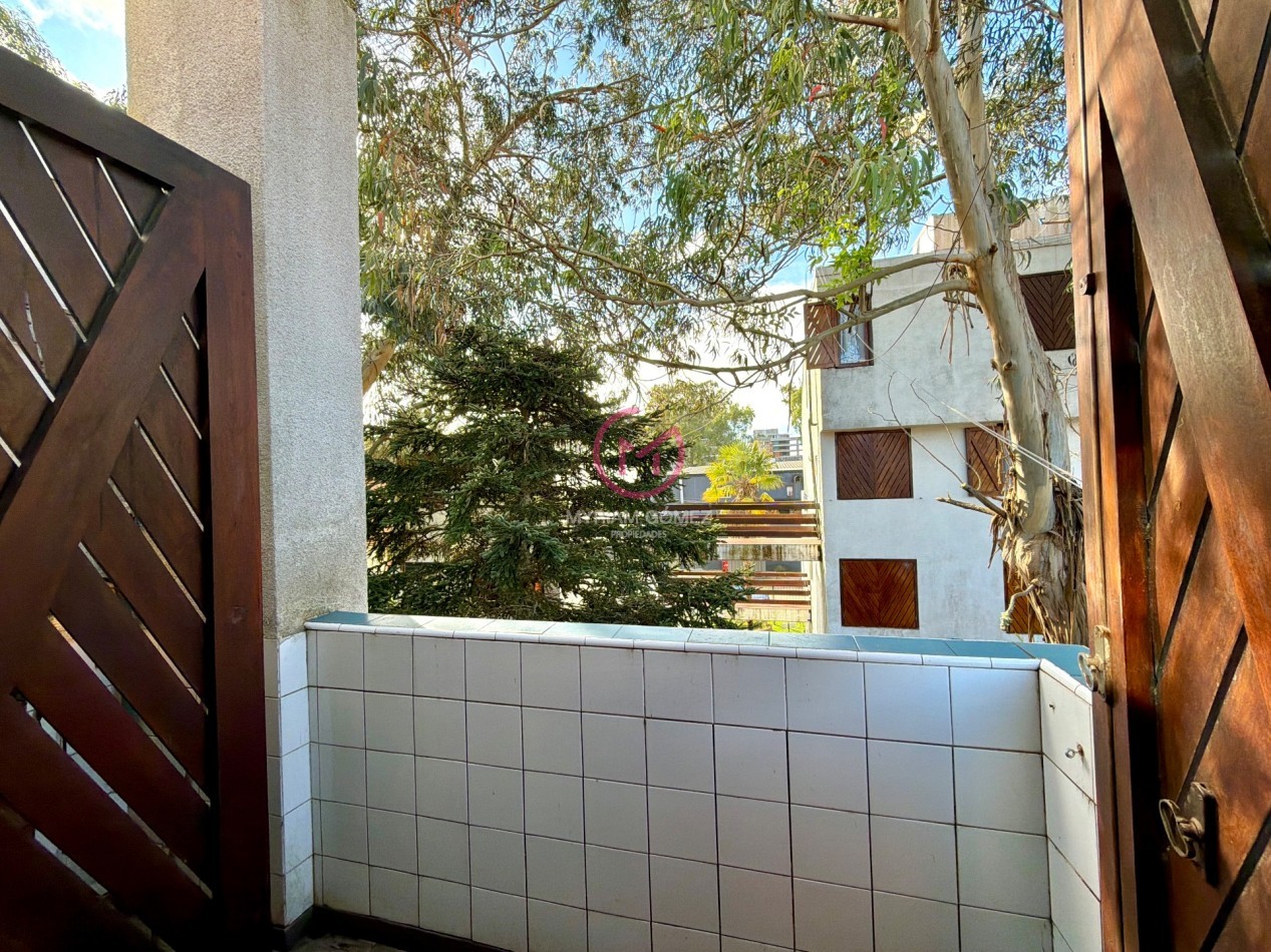 DUPLEX 3 AMBIENTES - CON GAS NATURAL Y COCHERA - PINAMAR CENTRO
