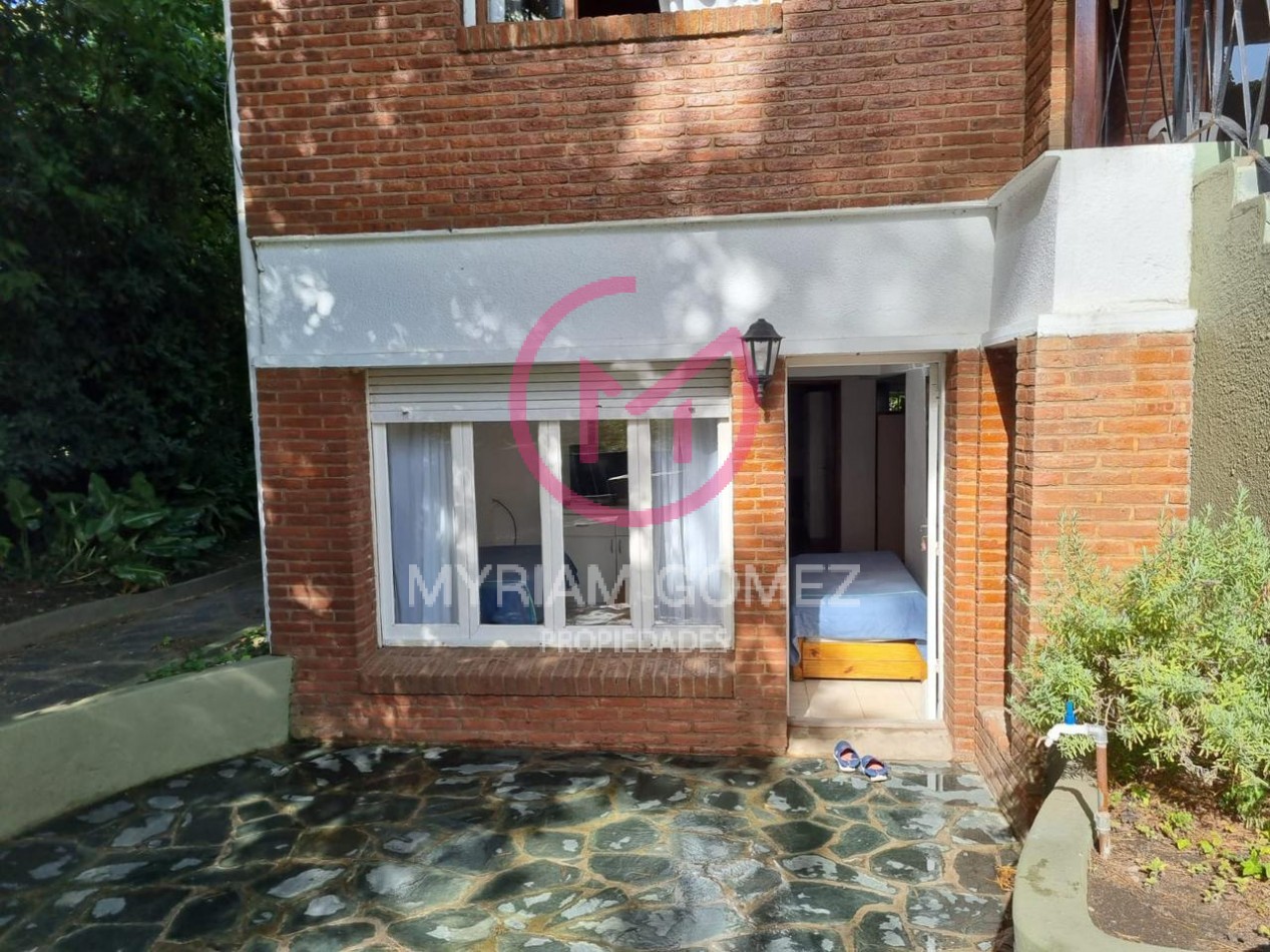 Alquiler Anual - Departamento de 2 Ambientes en Pleno Centro de Pinamar "Acapulco" 