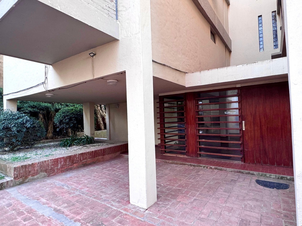 DEPARTAMENTO  2 AMBIENTES FRENTE AL MAR - ALQUILER ANUAL - PINAMAR