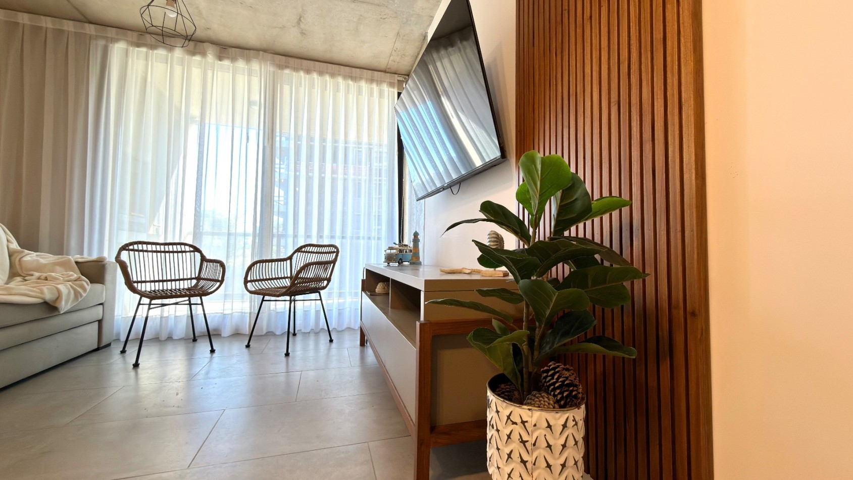  2AMB - ALQUILER TEMPORARIO - POSITIVE TOWER IV - PINAMAR HOLLYWOOD 
