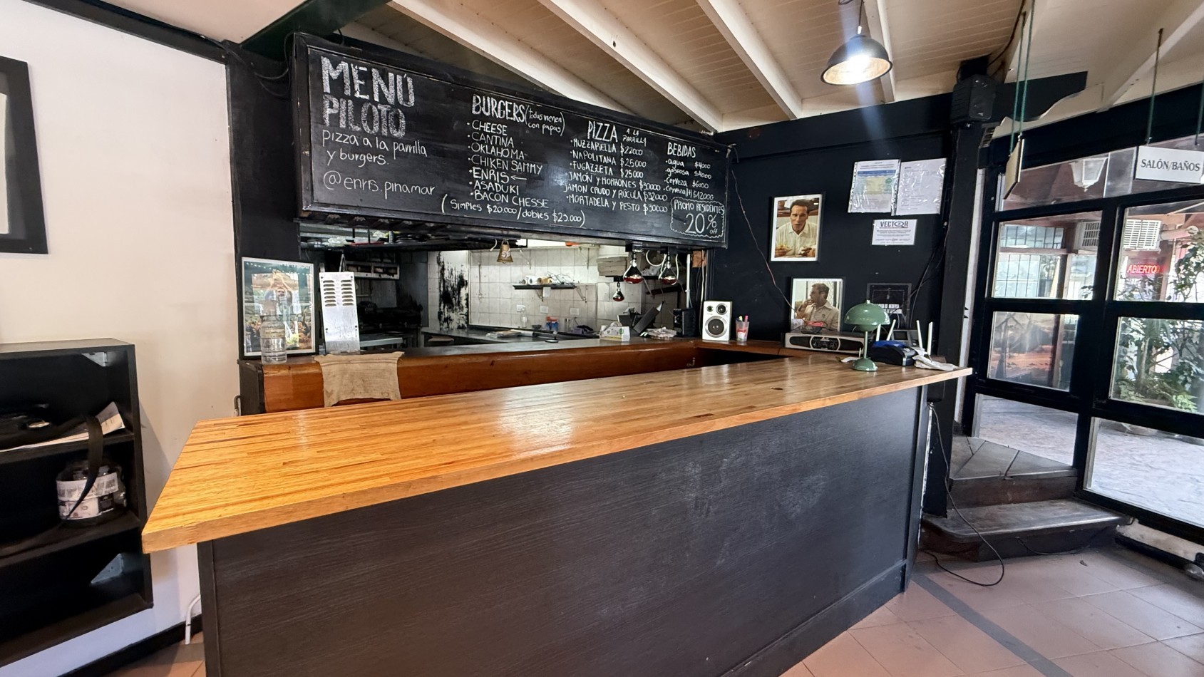 LOCAL EN AV SHAW - PINAMAR