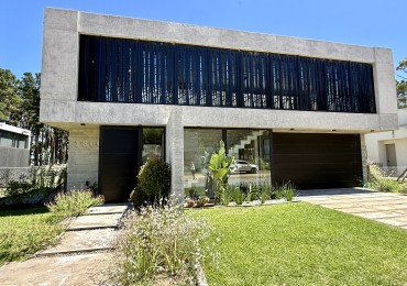 EXCLUSIVA CASA 4 AMBIENTES - BARRIO PIONEROS - PINAMAR 