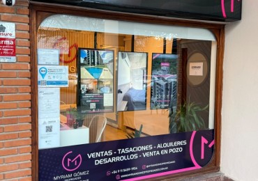 LOCAL CON VIVIENDA - PLENO CORAZON DE PINAMAR - PERMUTA POR VEHICULO O PROPIEDAD HASTA 50%
