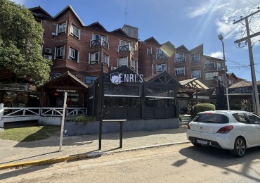LOCAL EN AV SHAW - PINAMAR